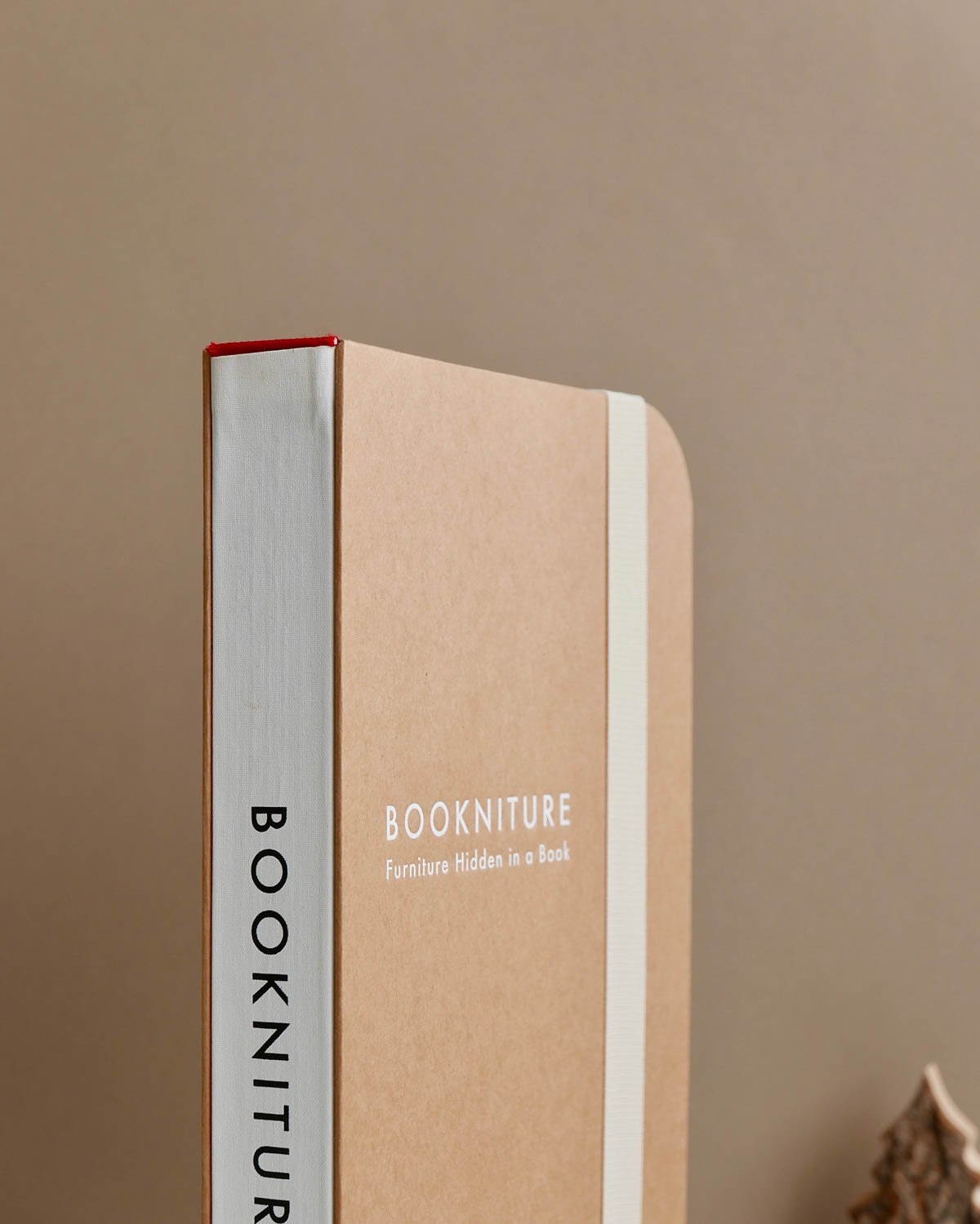 BOOKNITURE