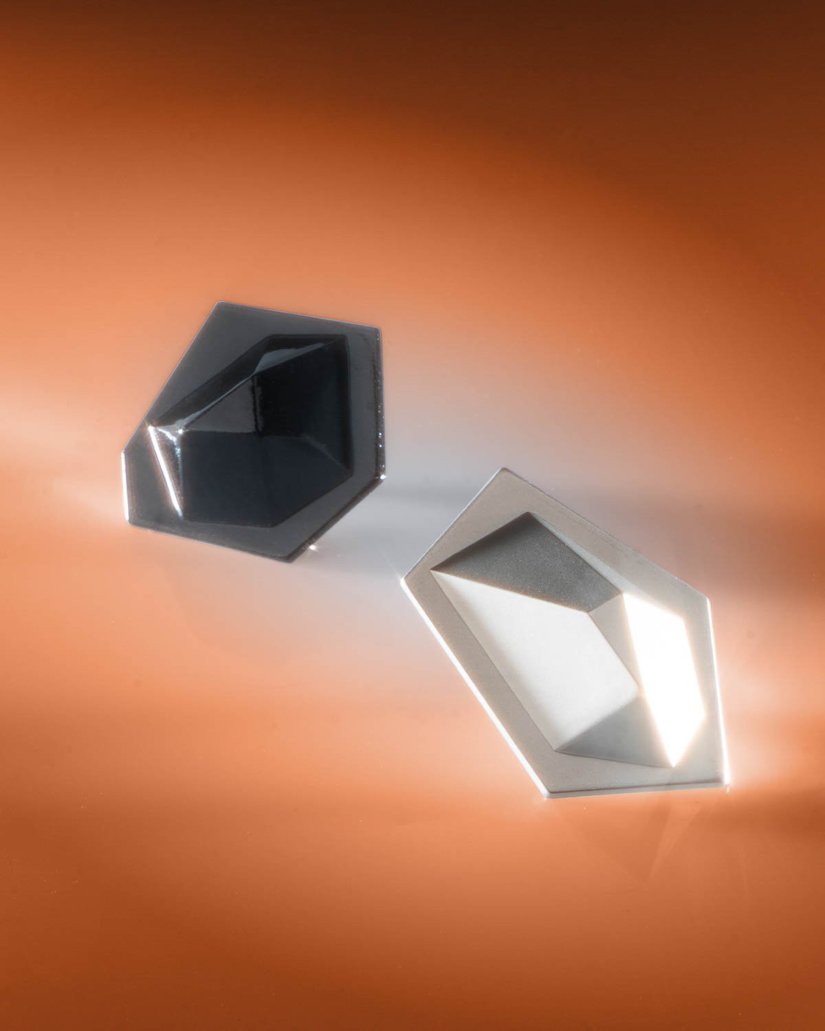 李昢《CIVITAS SOLIS II》胸針, 黑色, large