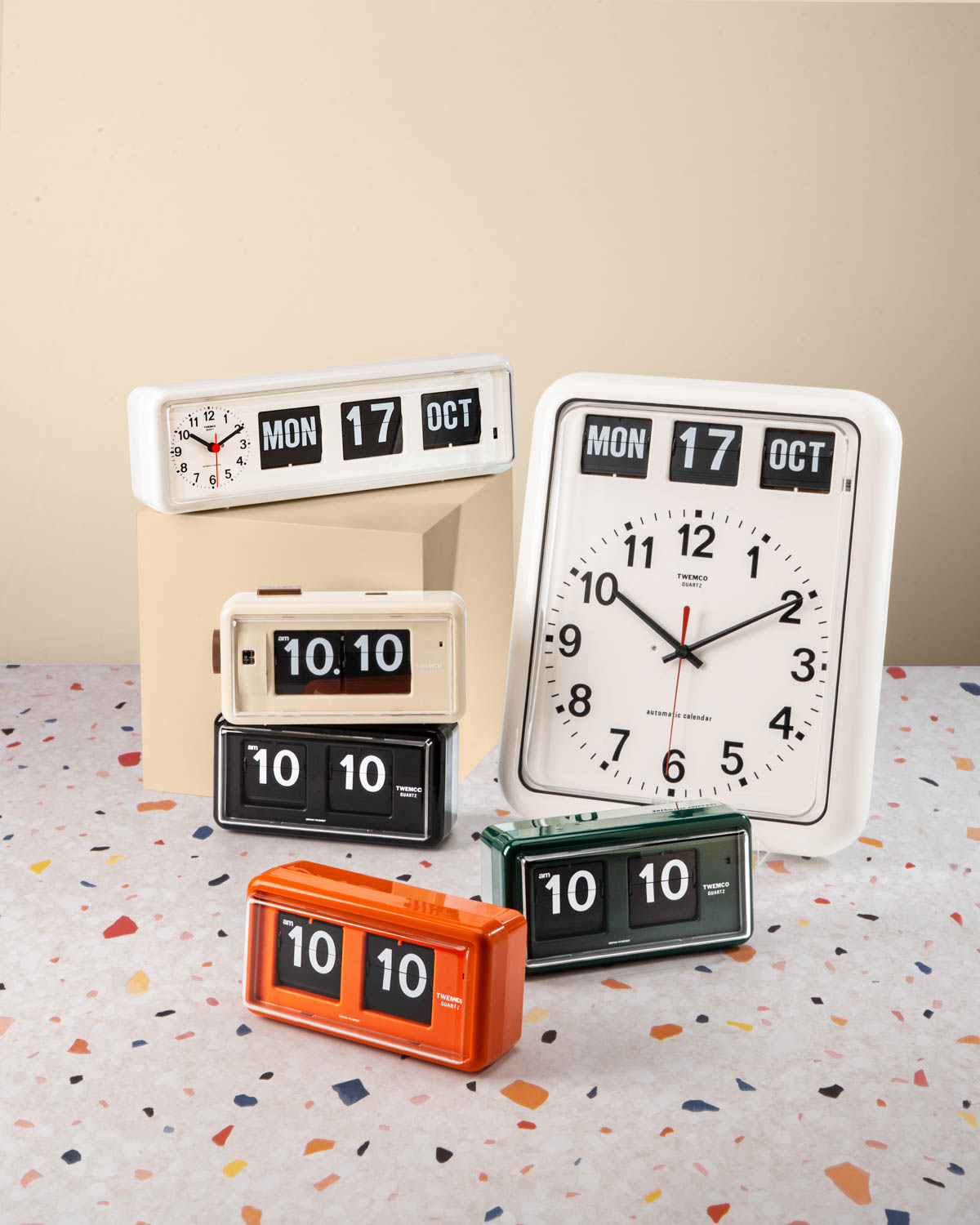 TWEMCO QT-30 Table Clock, , large