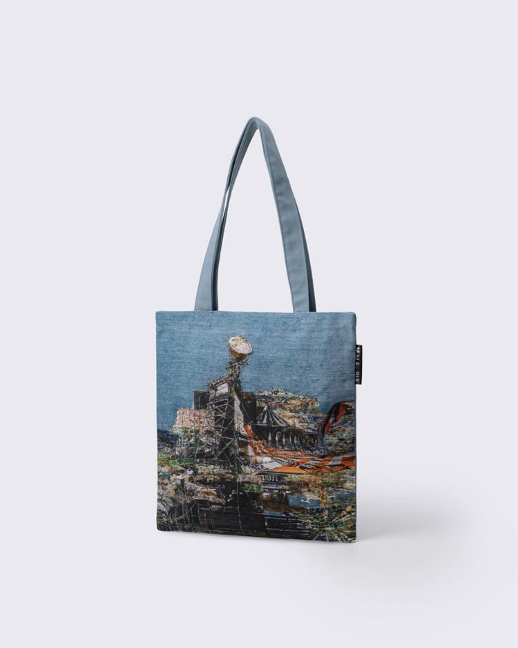 李昢《無題（甘願脆弱 &mdash; 絲絨 #15）》（局部）單肩袋