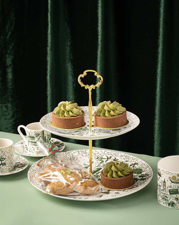 Faux Hong Kong and Kowloon Willow Cake Stand - Green & Gold 