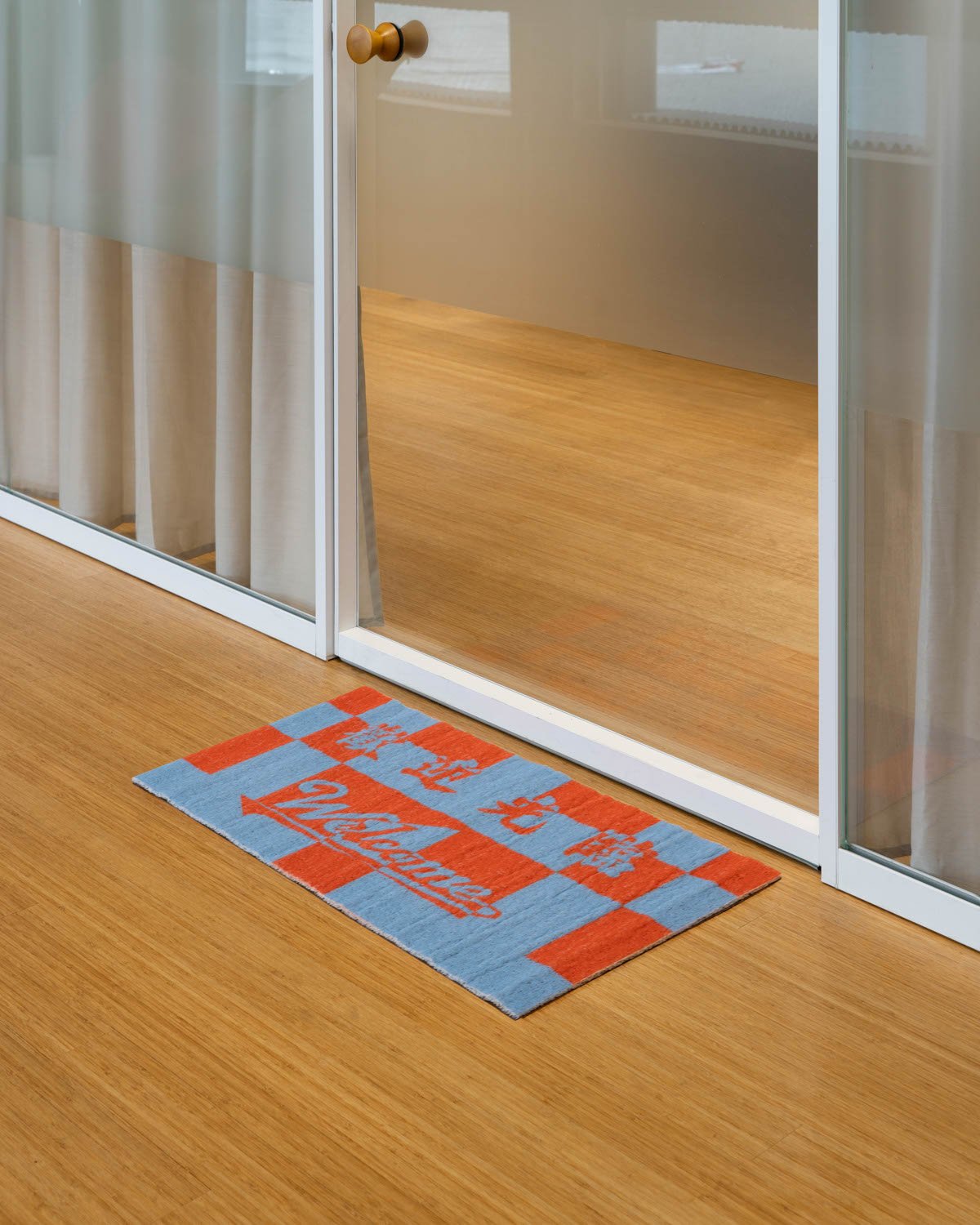 M+ Monogram 地毯, 紅色藍色, large