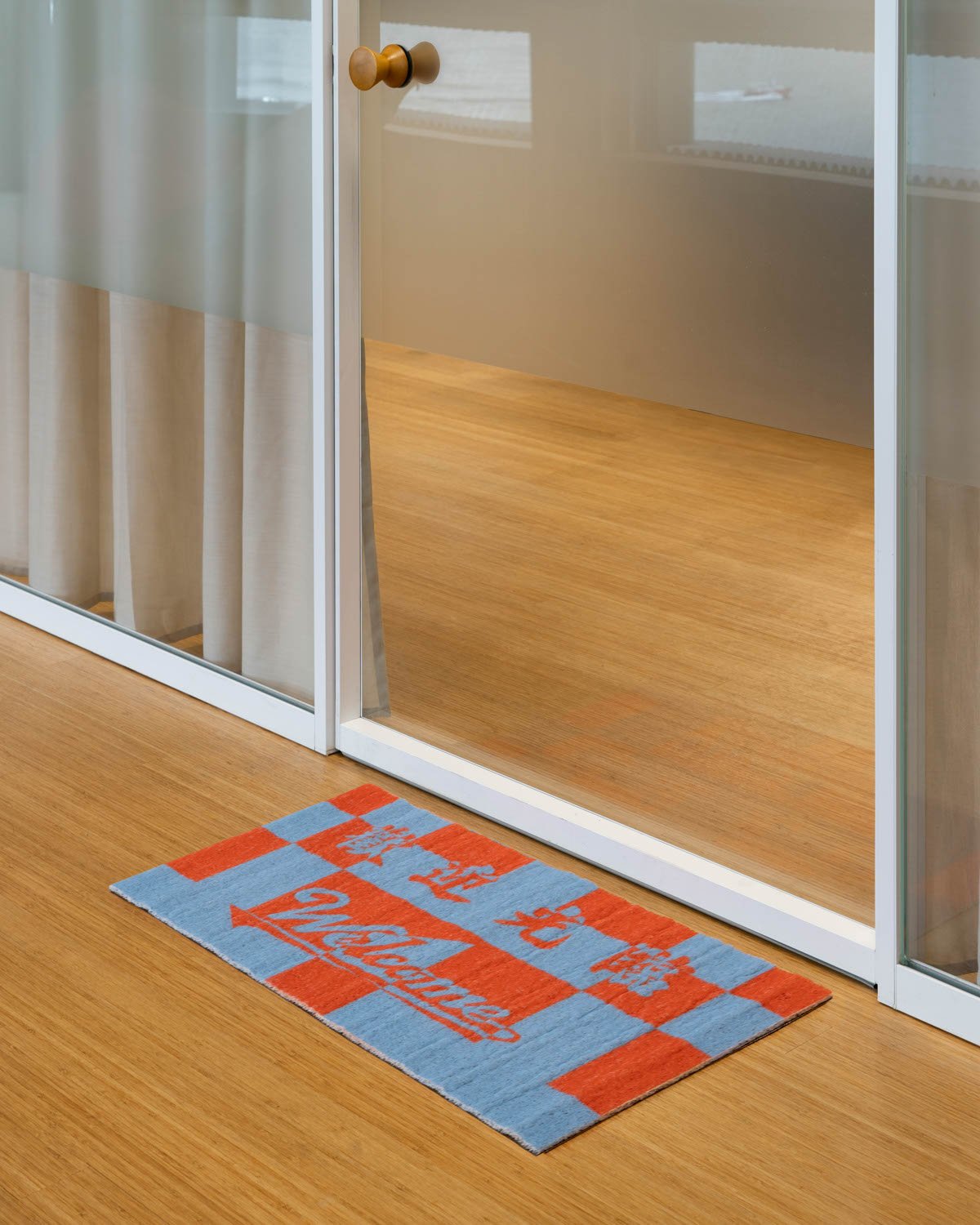 M+ Monogram 地毯, 紅色藍色, large