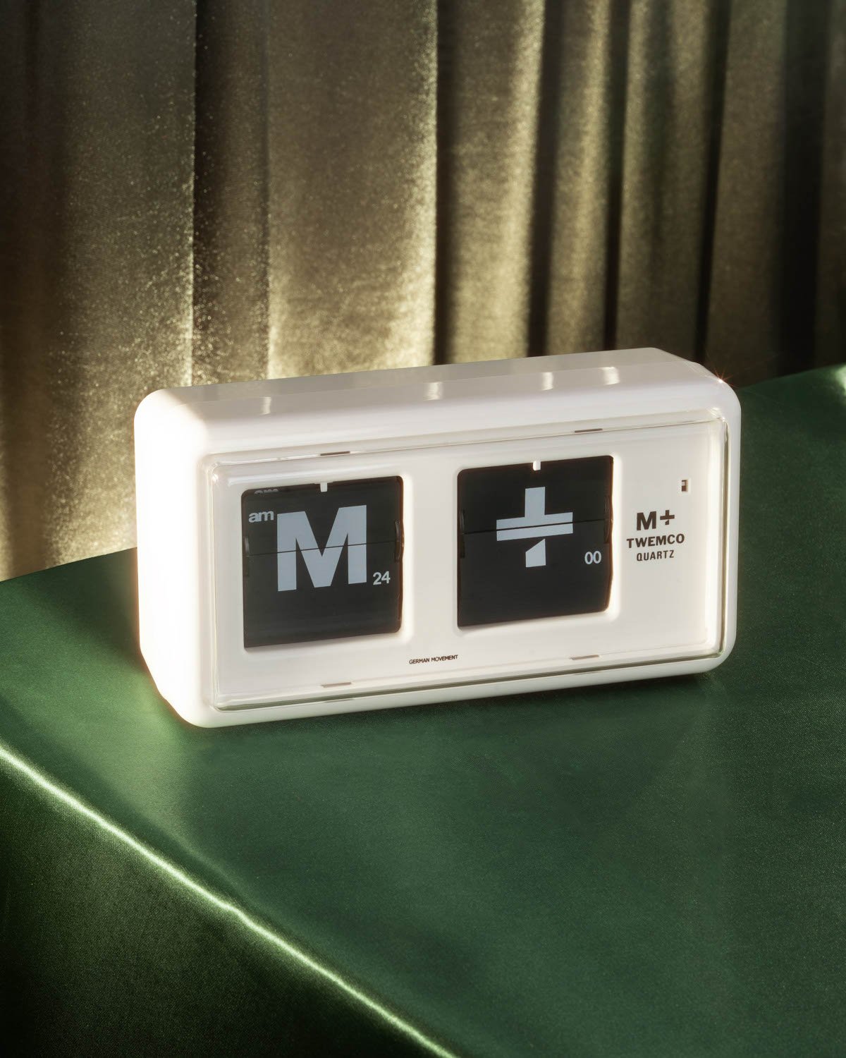 M+ &times; TWEMCO 別注版 QT-30 桌上鐘, 白色, large