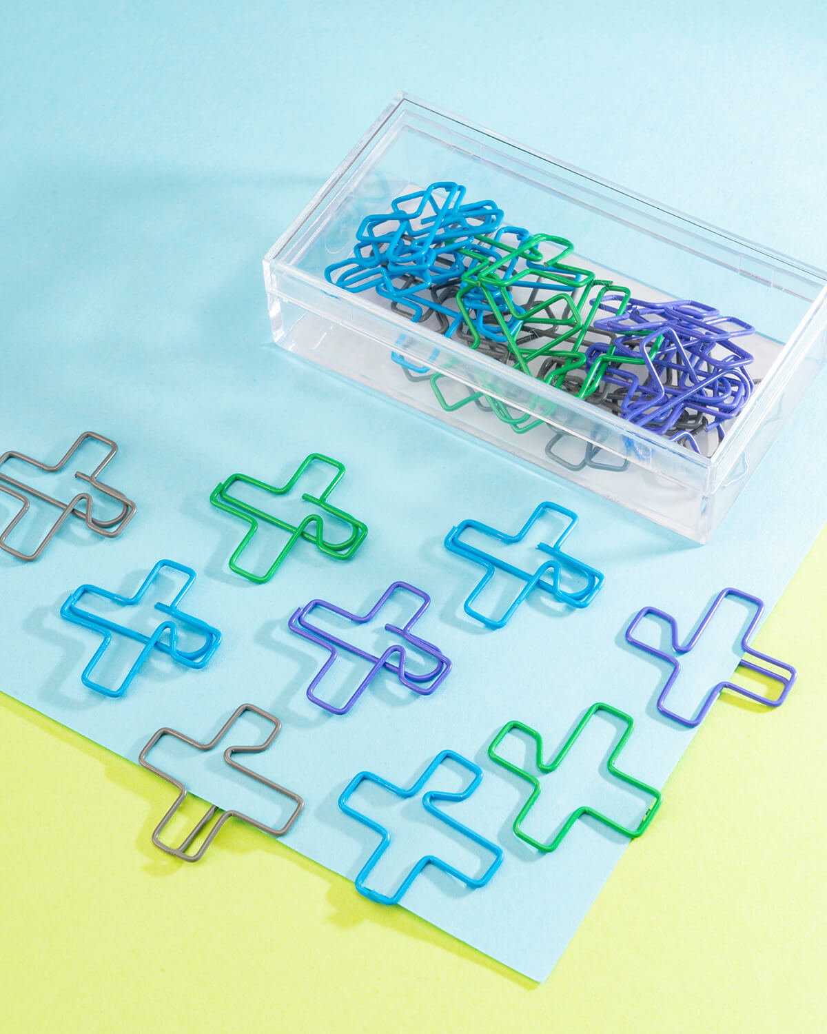 M+ Paper Clips